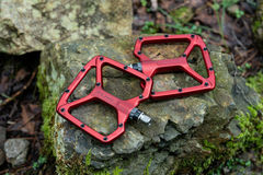 Funn Python 2 Alloy Flat Pedals Long Pins Red click to zoom image