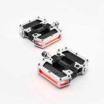 Redshift Sports Arclight Pro Flat Pedals CNC Alloy Pedals with adjustable LEDs (Red/White) - Removeable pins, Clip in light design Silver